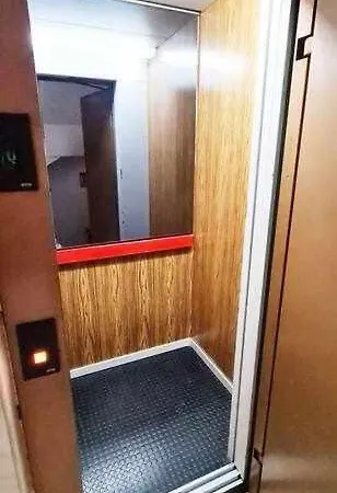 Centrico Apartamento Con Vistas Al Mar Y Terraza A 20m Playa Lägenhet *